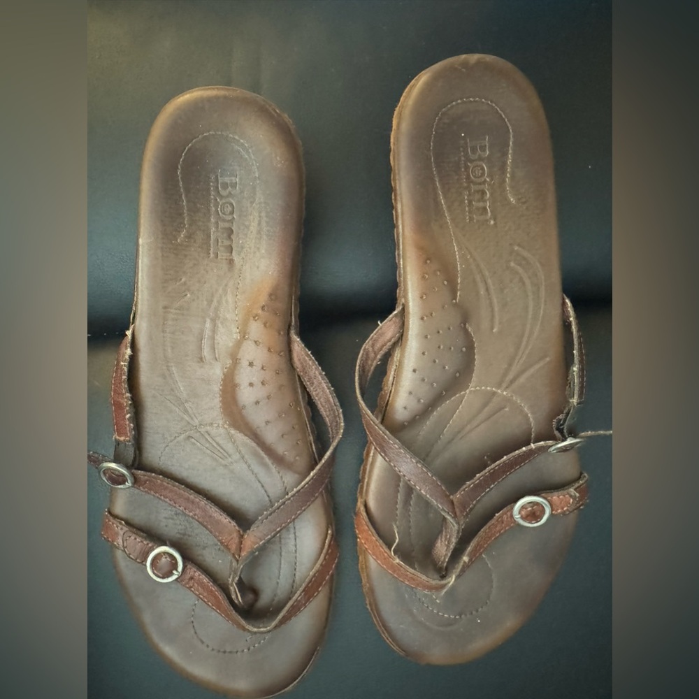 BORN slip on sandals- size 8